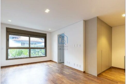 FI8574013-1
