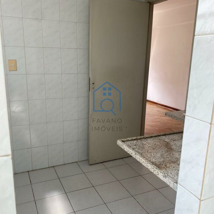 FI8881027